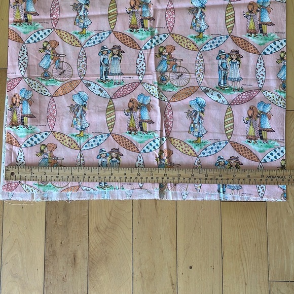 Holly Hobbie 50x19 Fabric Panel - Picture 6 of 7